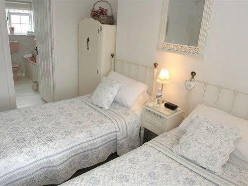 Flint Cottage Chichester Dış mekan fotoğraf