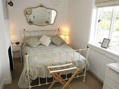 Flint Cottage Chichester Dış mekan fotoğraf
